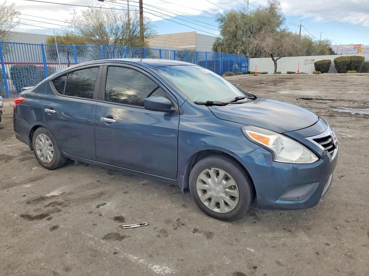 2015 NISSAN VERSA