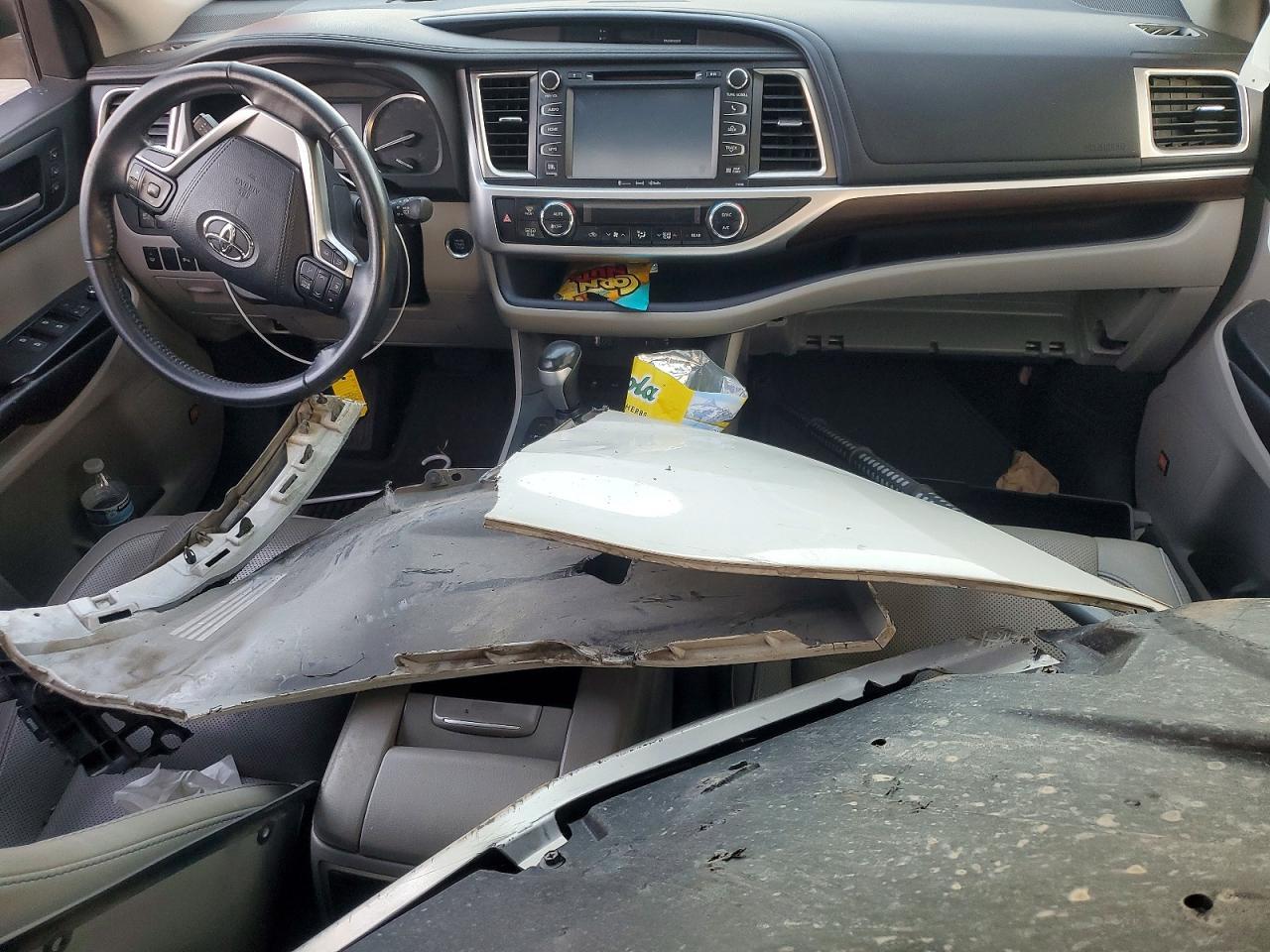 2016 TOYOTA HIGHLANDER