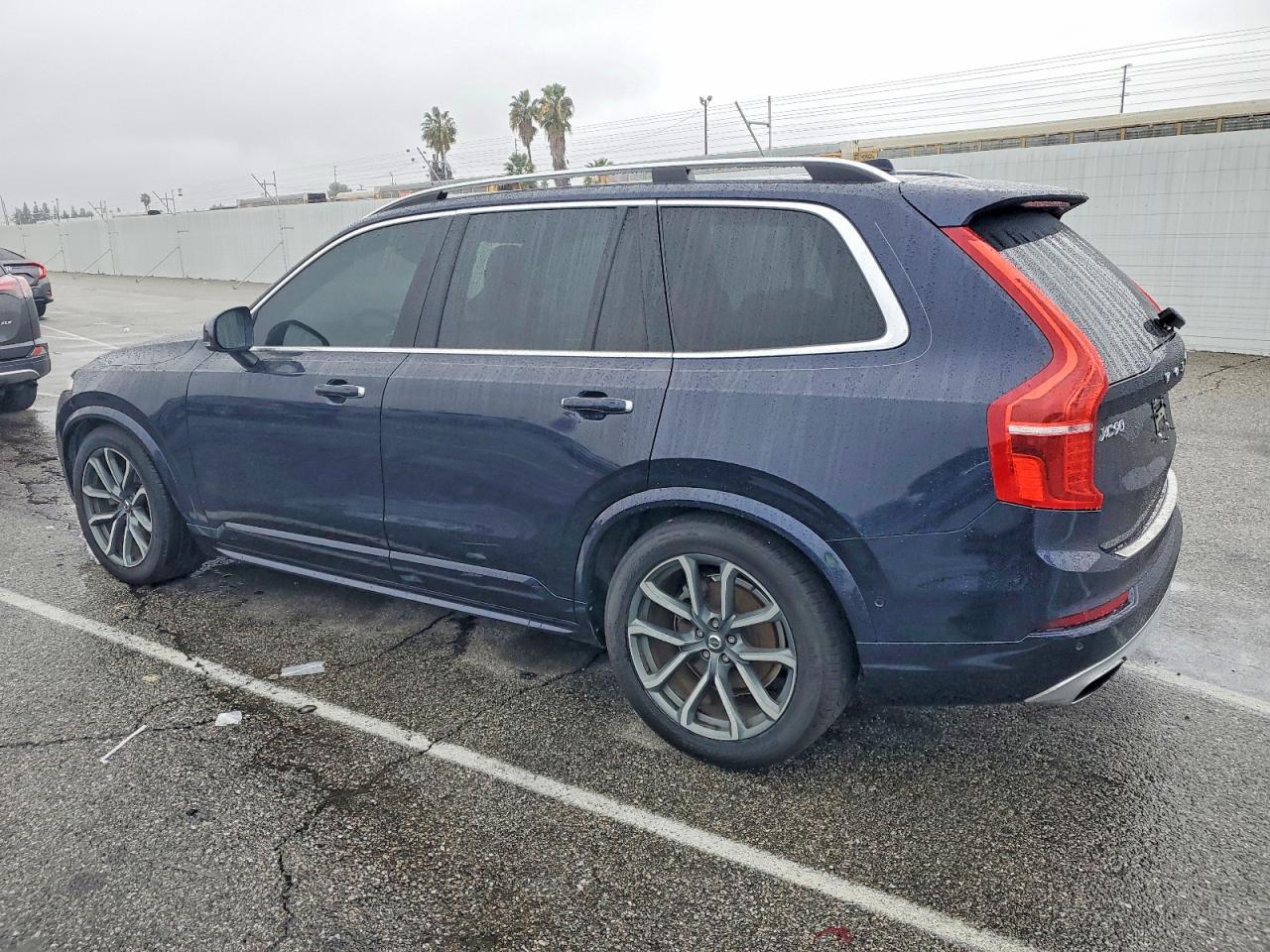 2019 VOLVO XC90