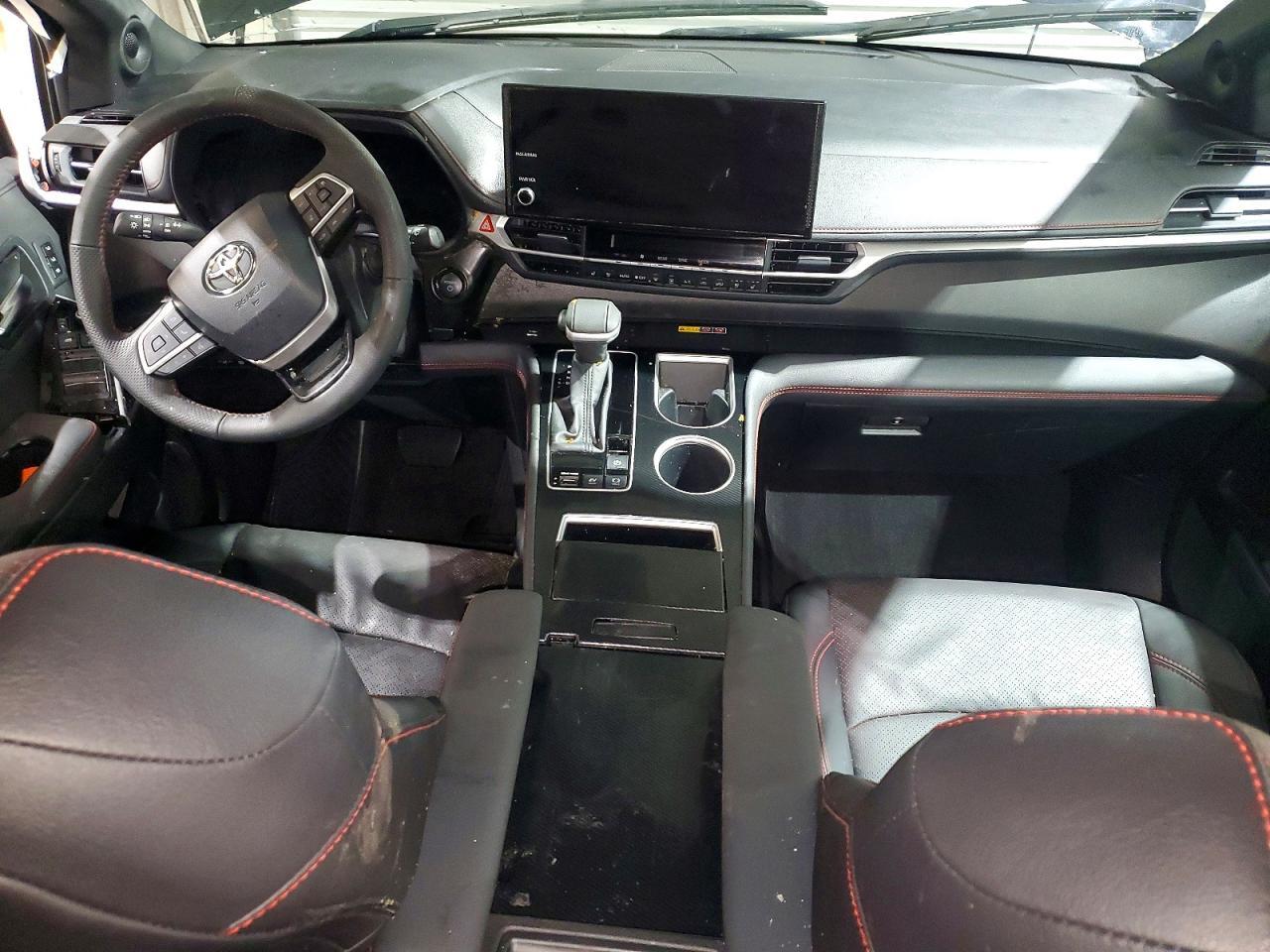 2025 TOYOTA SIENNA