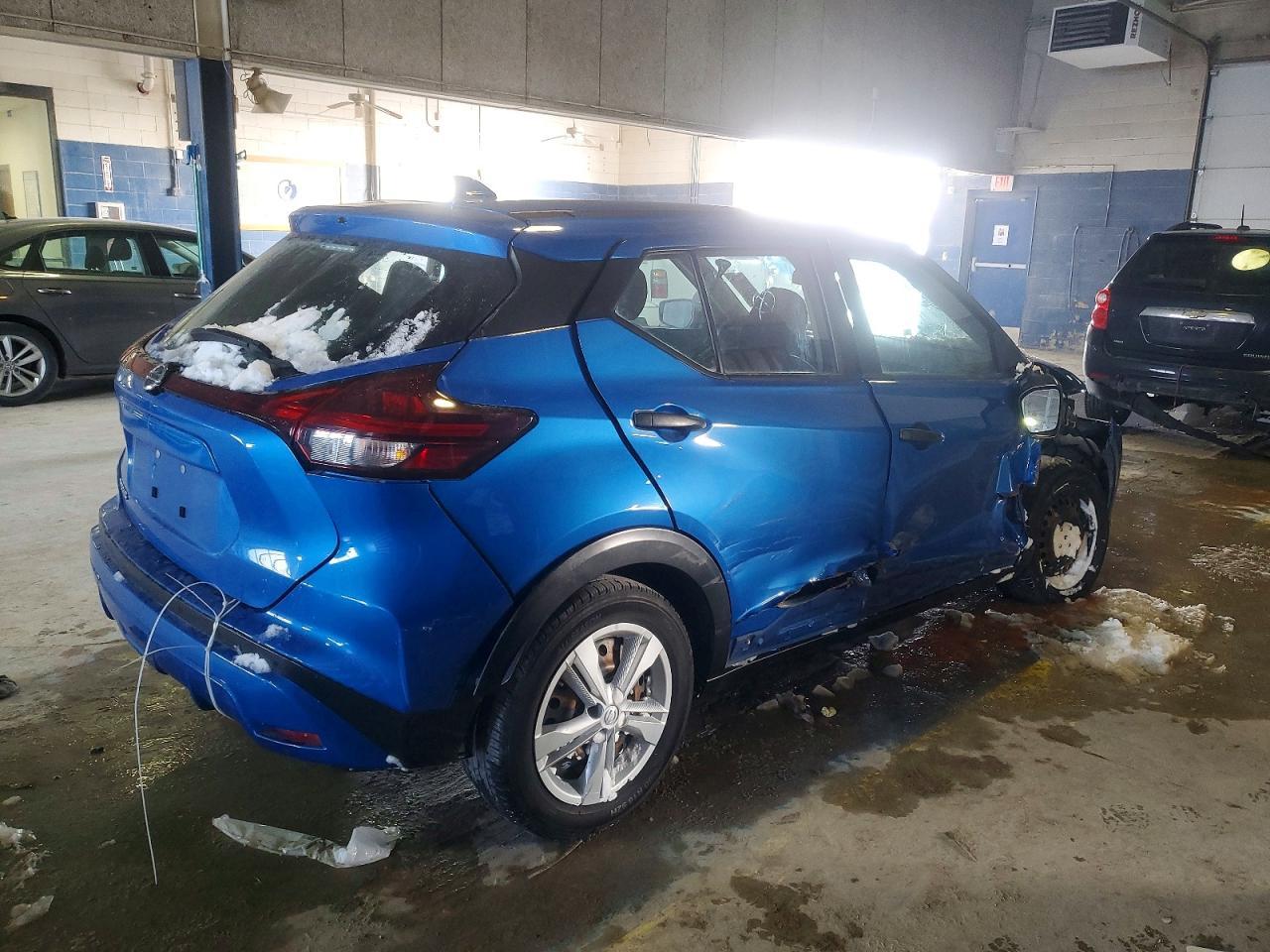 2021 NISSAN KICKS