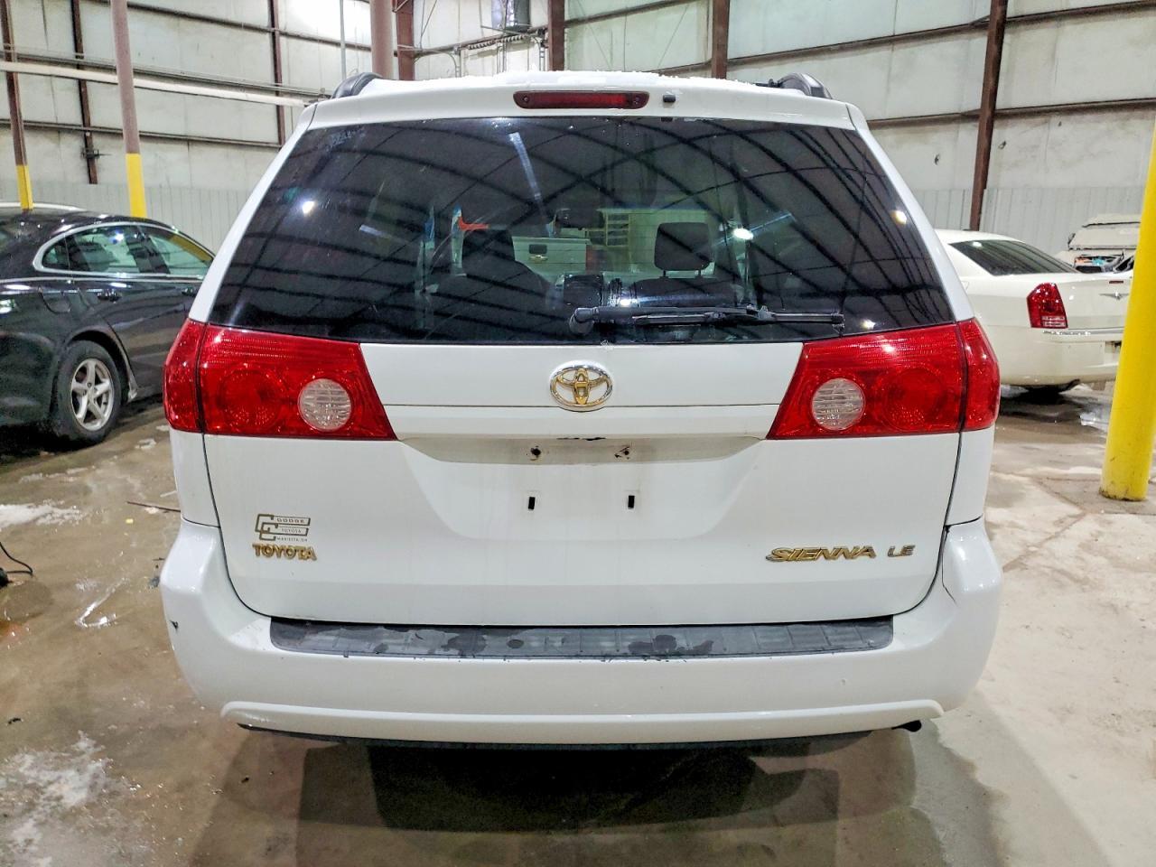 2008 TOYOTA SIENNA