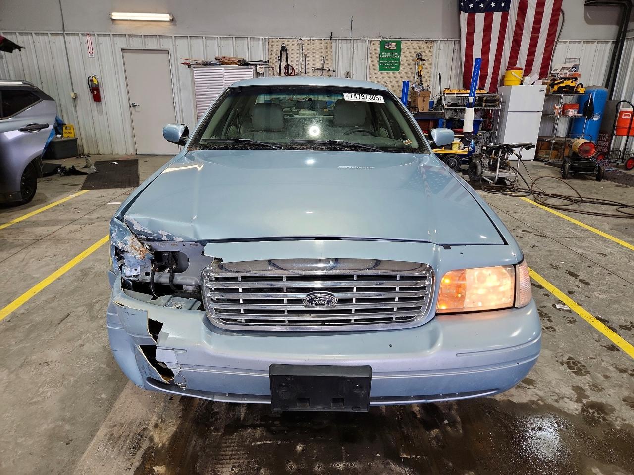 2011 FORD Crown Victoria