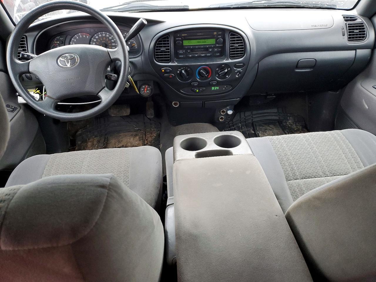 2004 TOYOTA TUNDRA