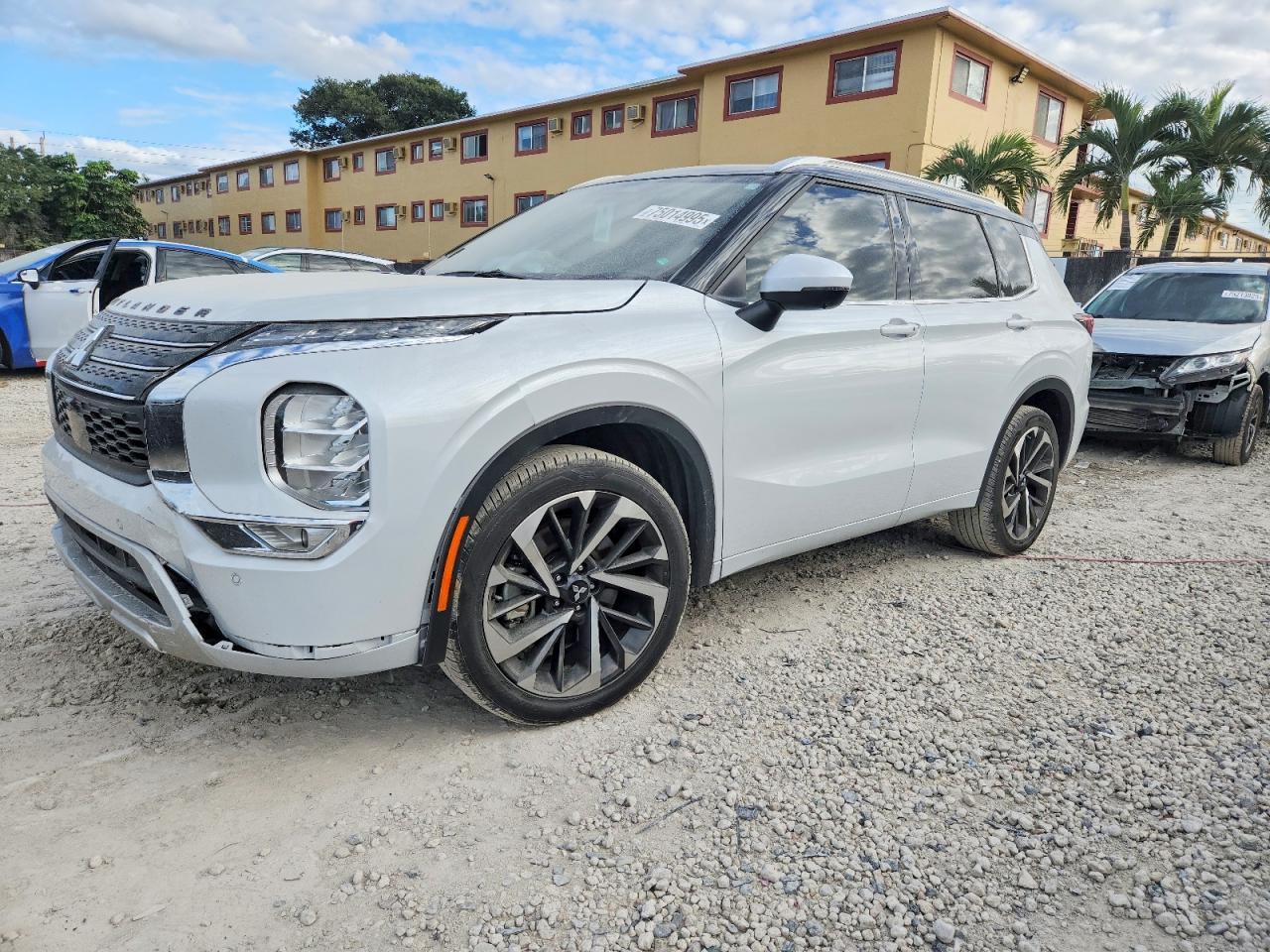 2024 MITSUBISHI outlander