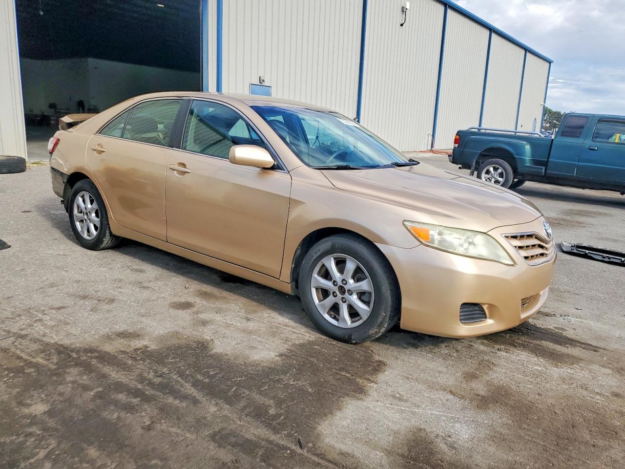 2011 TOYOTA CAMRY