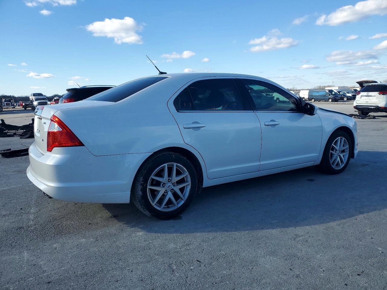 2011 FORD FUSION
