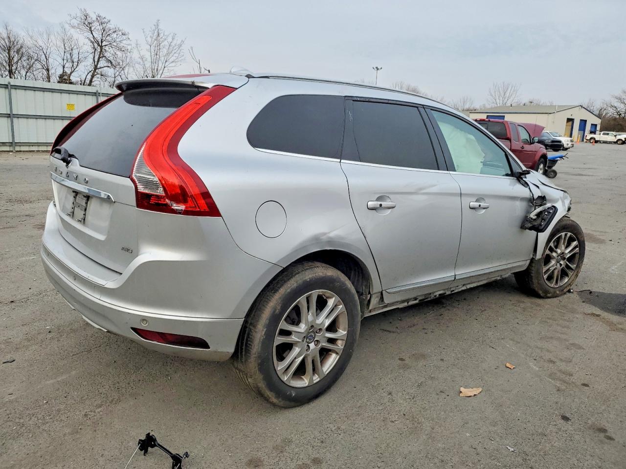 2015 VOLVO XC60