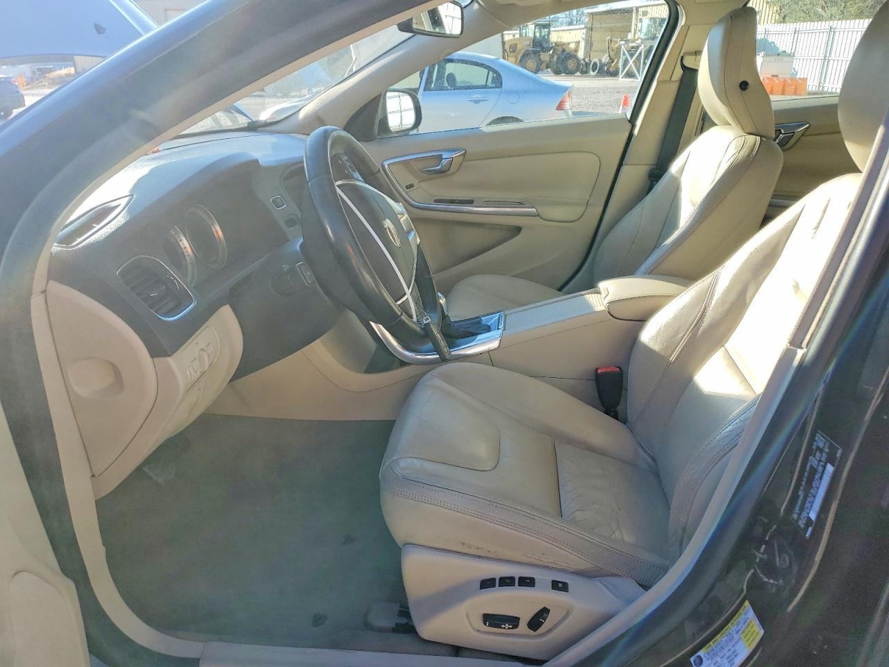 2013 VOLVO S60