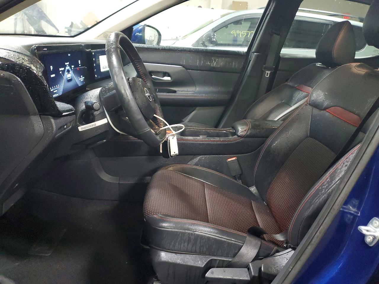 2025 NISSAN KICKS