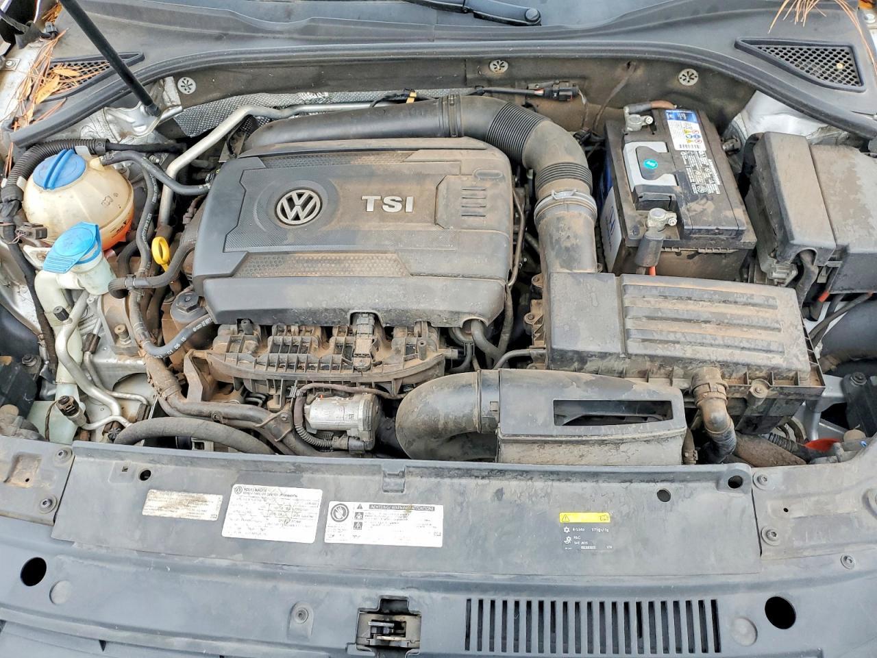2015 VOLKSWAGEN Passat