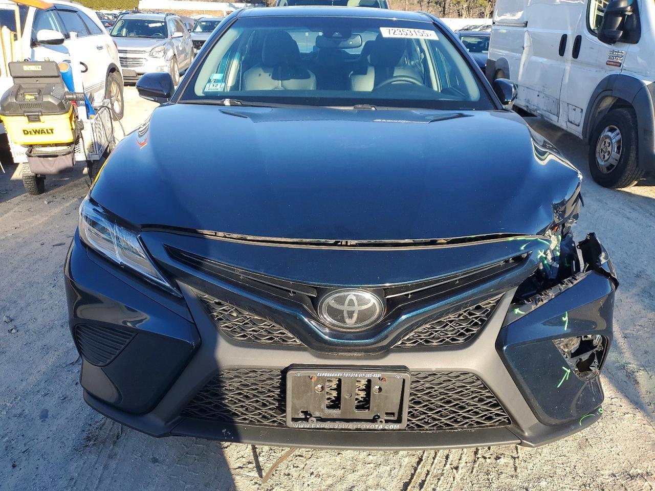 2018 TOYOTA CAMRY
