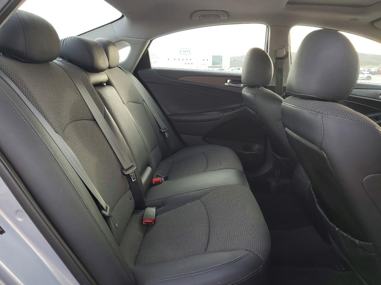 2011 HYUNDAI SONATA