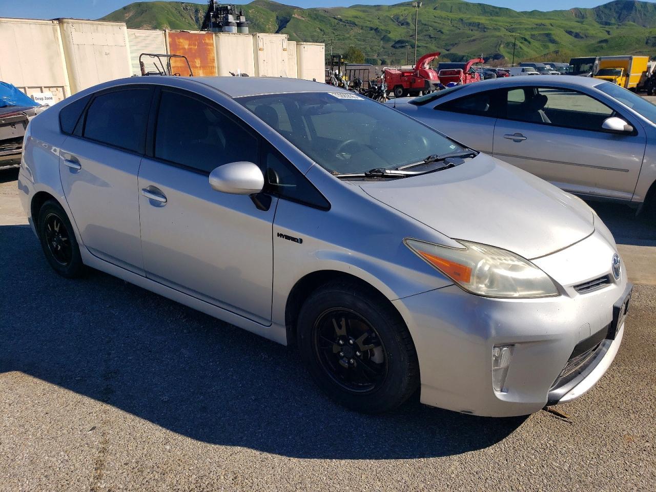 2013 TOYOTA PRIUS