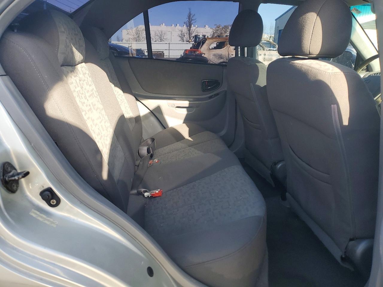 2004 HYUNDAI ACCENT
