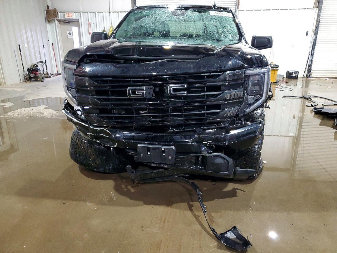 2023 GMC Sierra