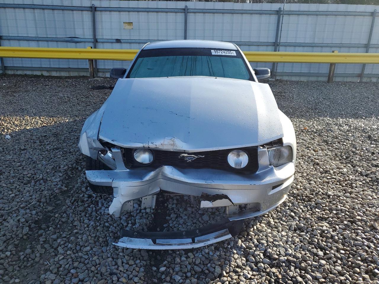 2005 FORD MUSTANG