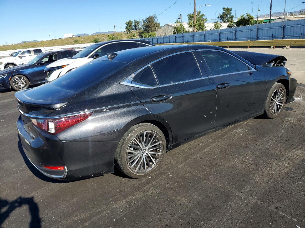 2025 LEXUS ES 300H