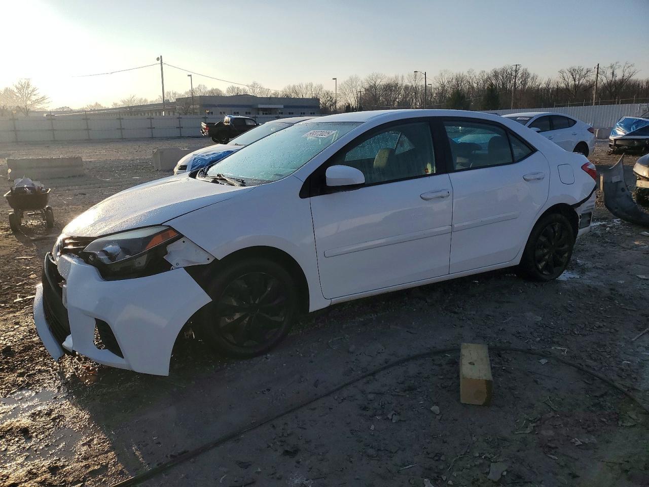 2015 TOYOTA COROLLA