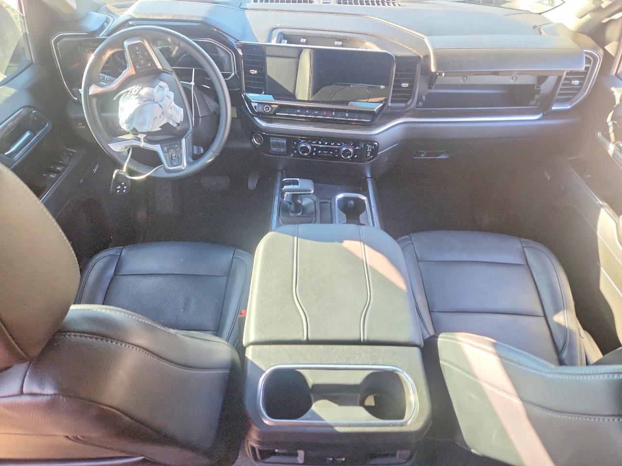 2024 CHEVROLET Silverado