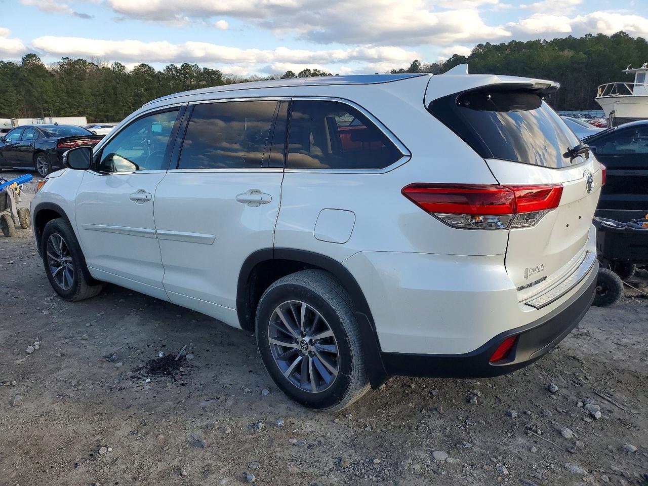 2018 TOYOTA HIGHLANDER