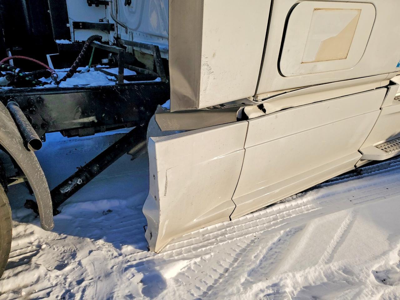 2023 FREIGHTLINER CASCADIA 126