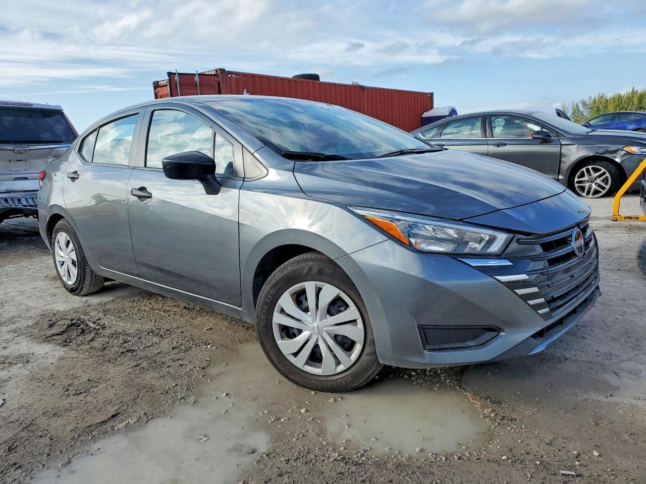2025 NISSAN VERSA