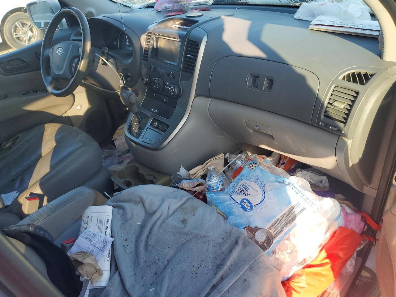 2008 KIA SEDONA