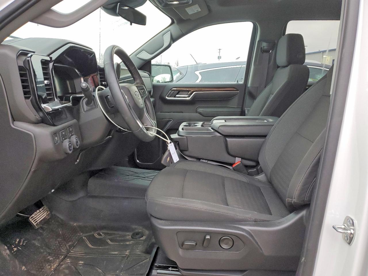 2026 CHEVROLET Silverado