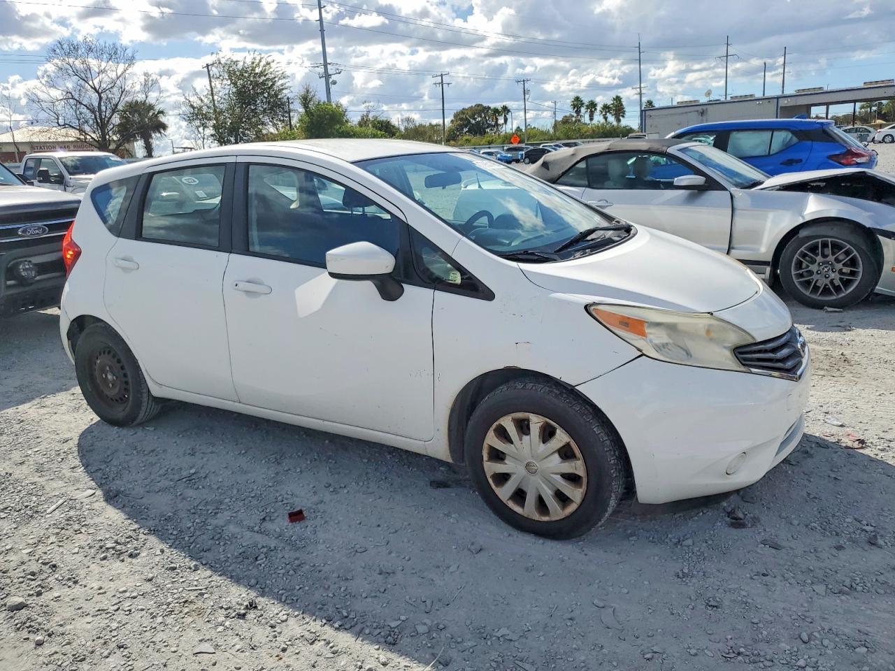 2016 NISSAN Versa Note