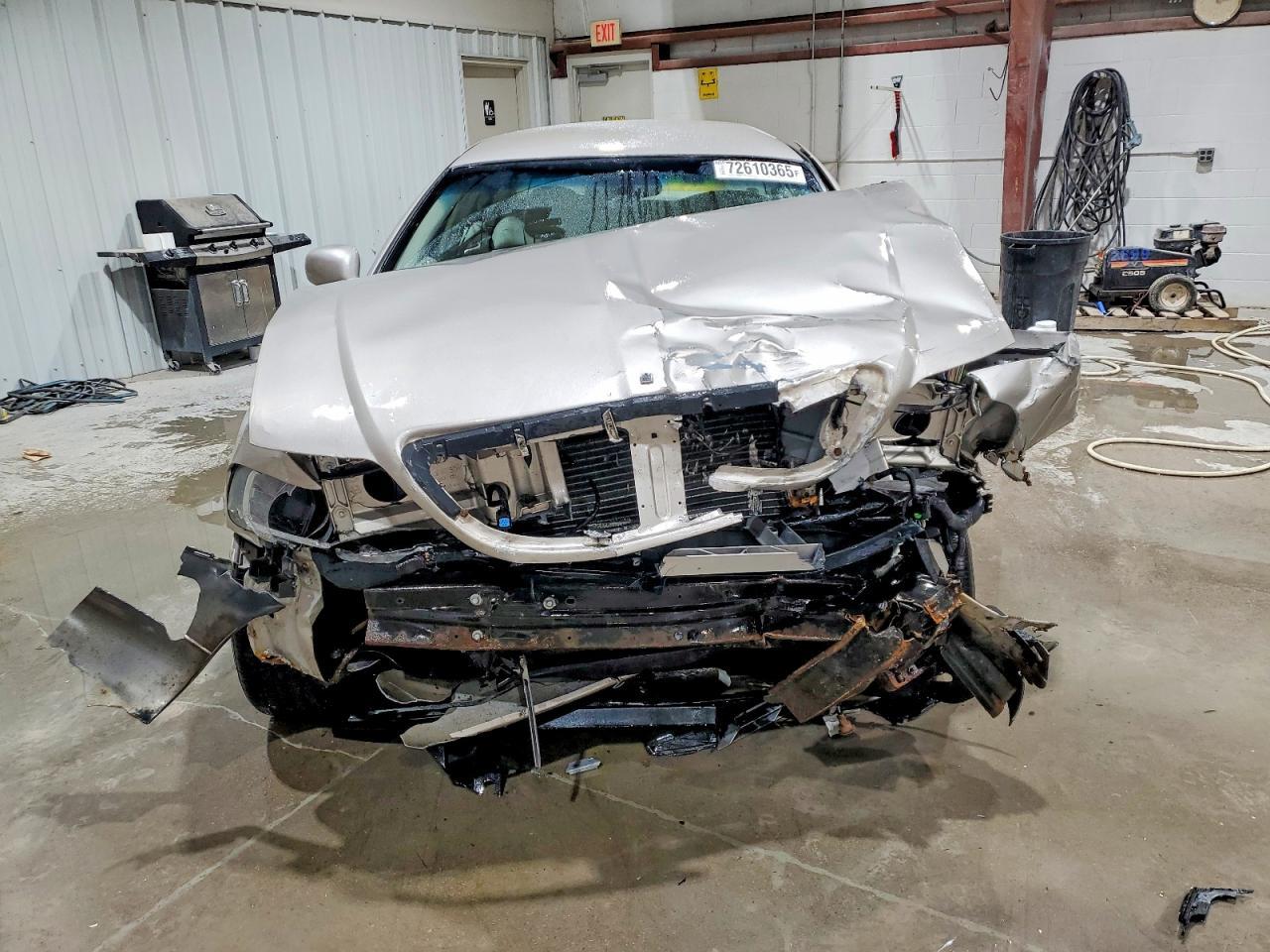 2003 LINCOLN Town Car
