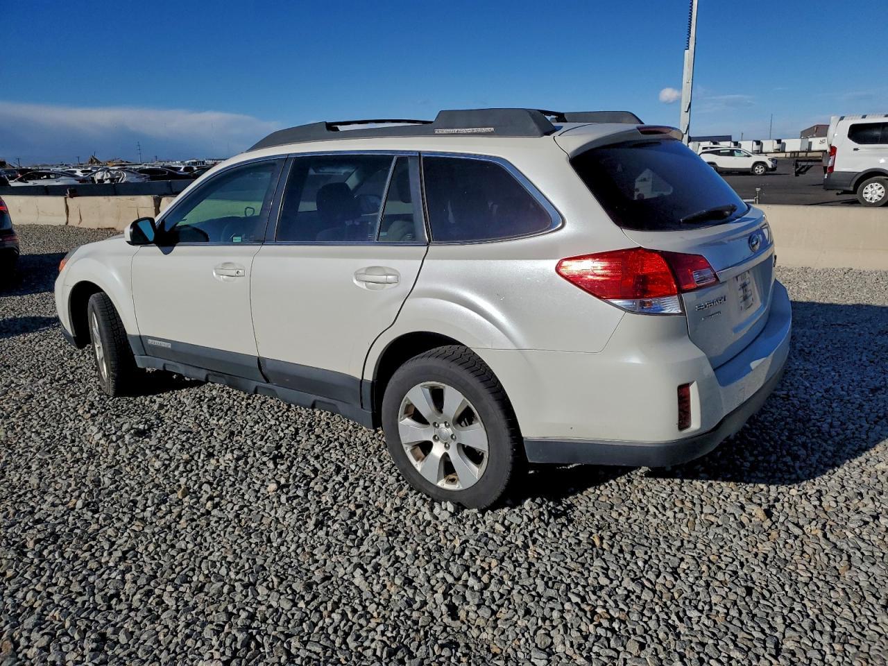 2010 SUBARU Outback