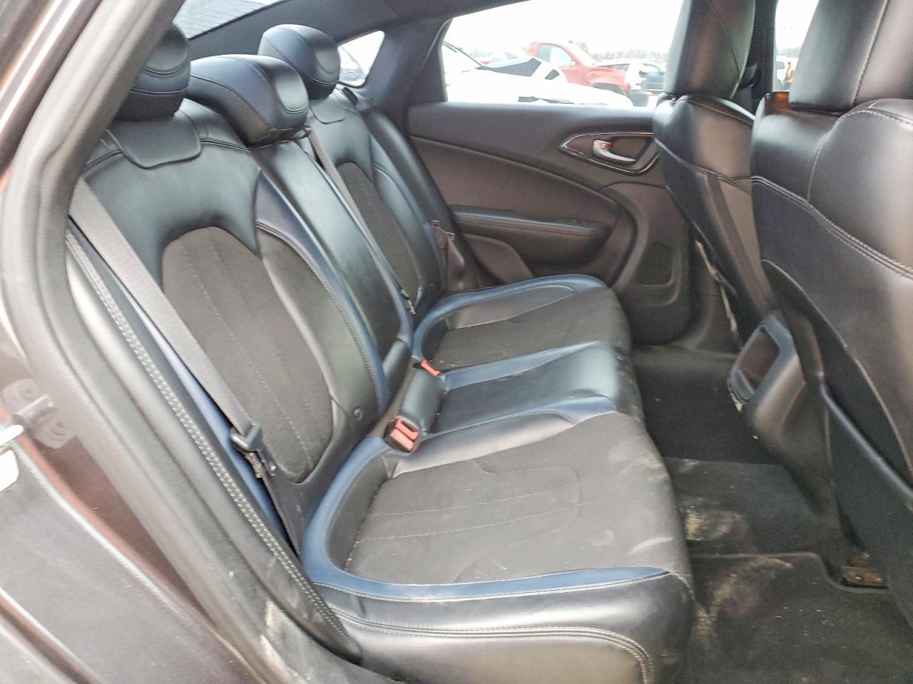 2015 CHRYSLER 200