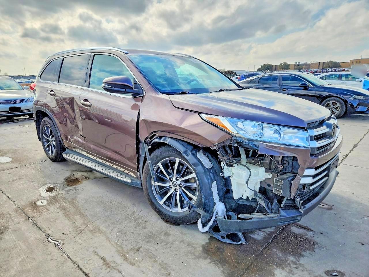 2017 TOYOTA HIGHLANDER