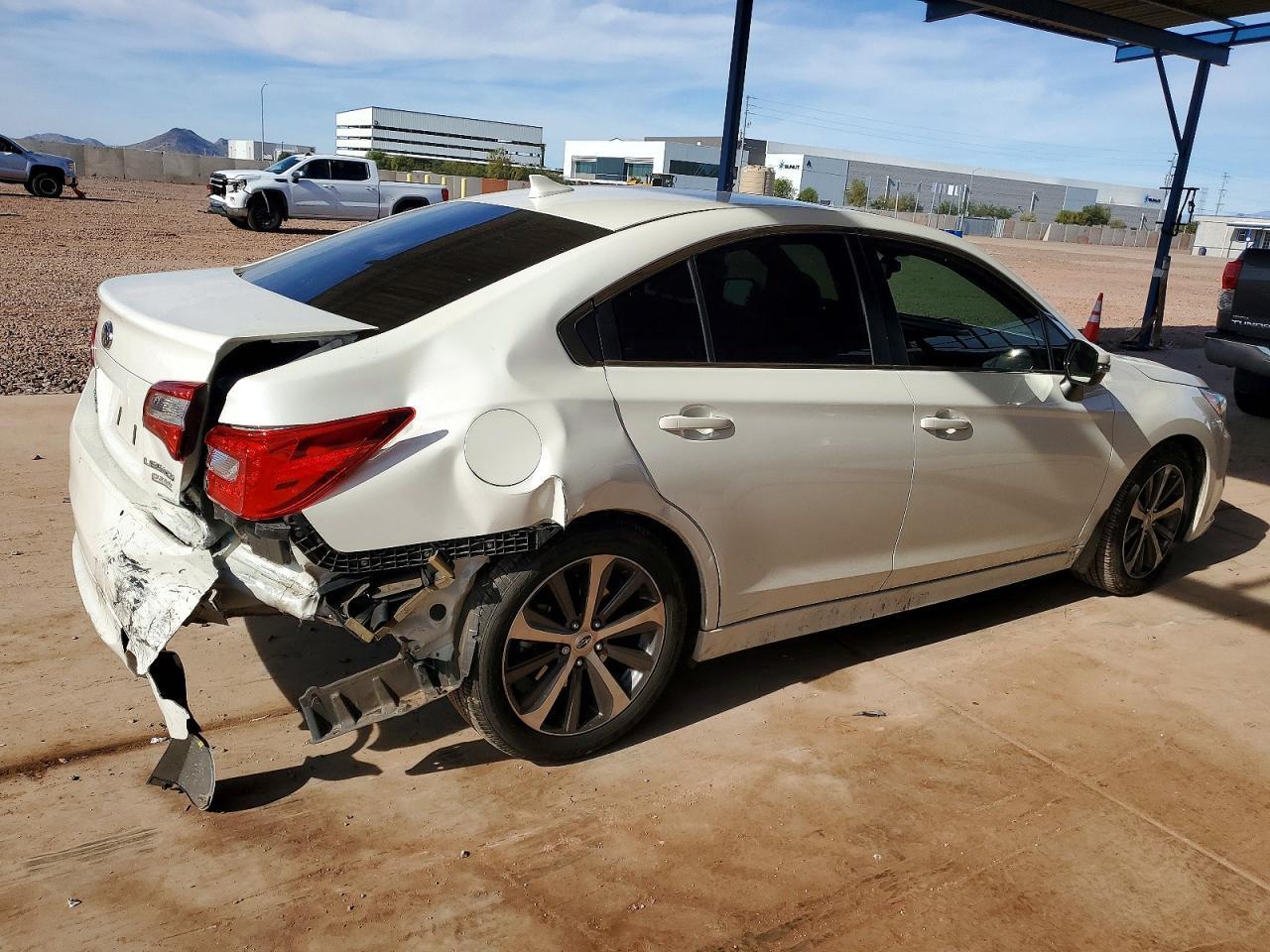 2017 SUBARU Legacy