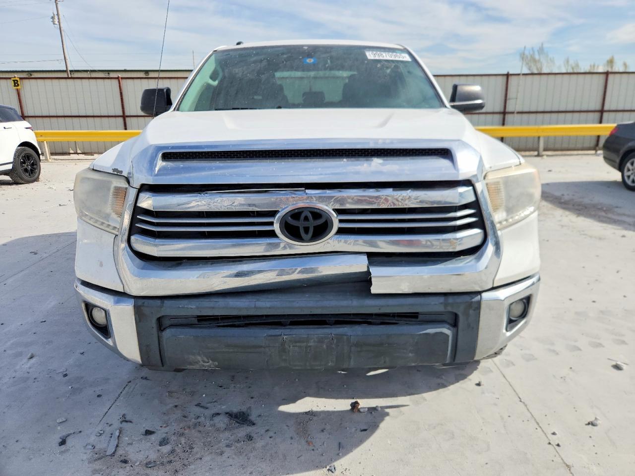 2017 TOYOTA TUNDRA