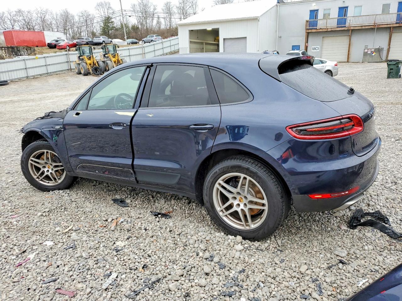2018 PORSCHE Macan