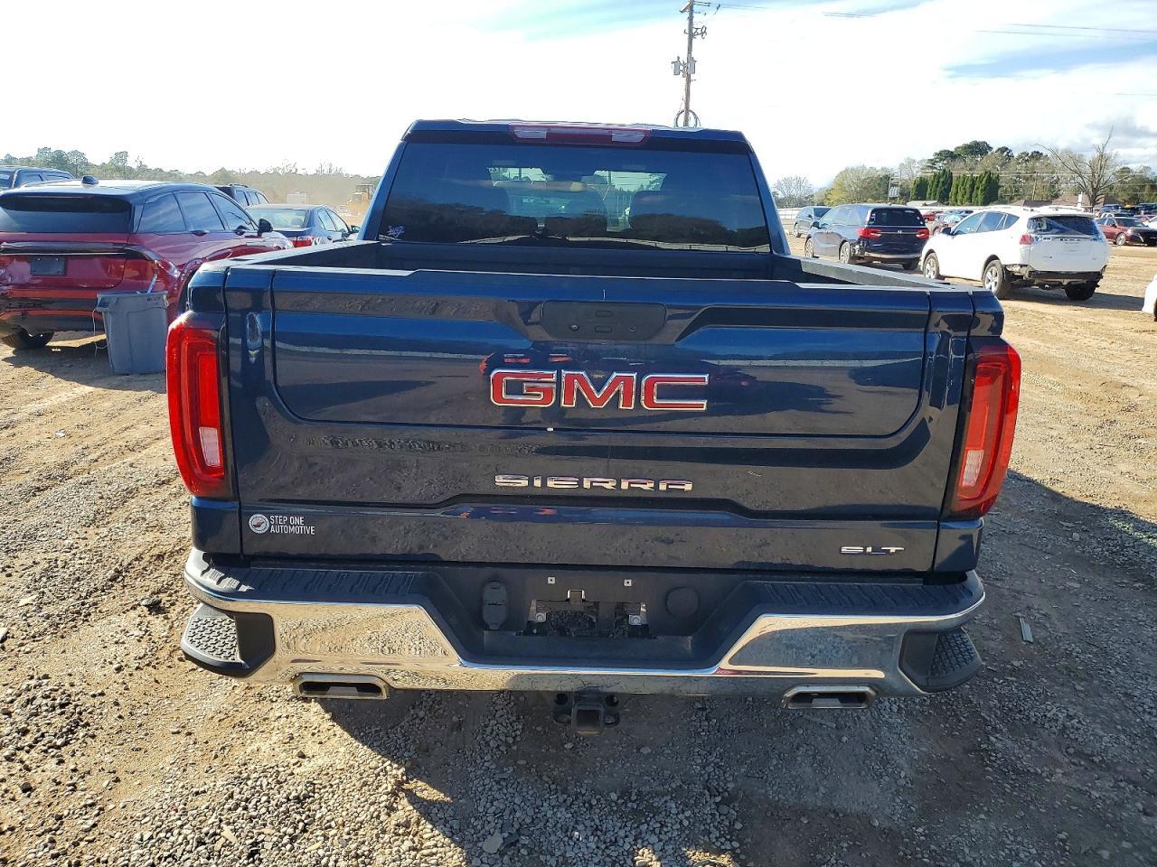2023 GMC Sierra