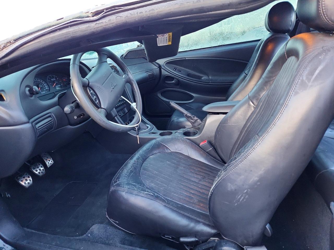 2001 FORD MUSTANG