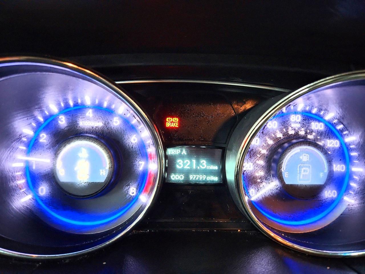 2011 HYUNDAI SONATA
