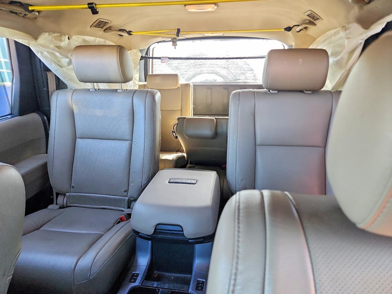 2010 TOYOTA Sequoia