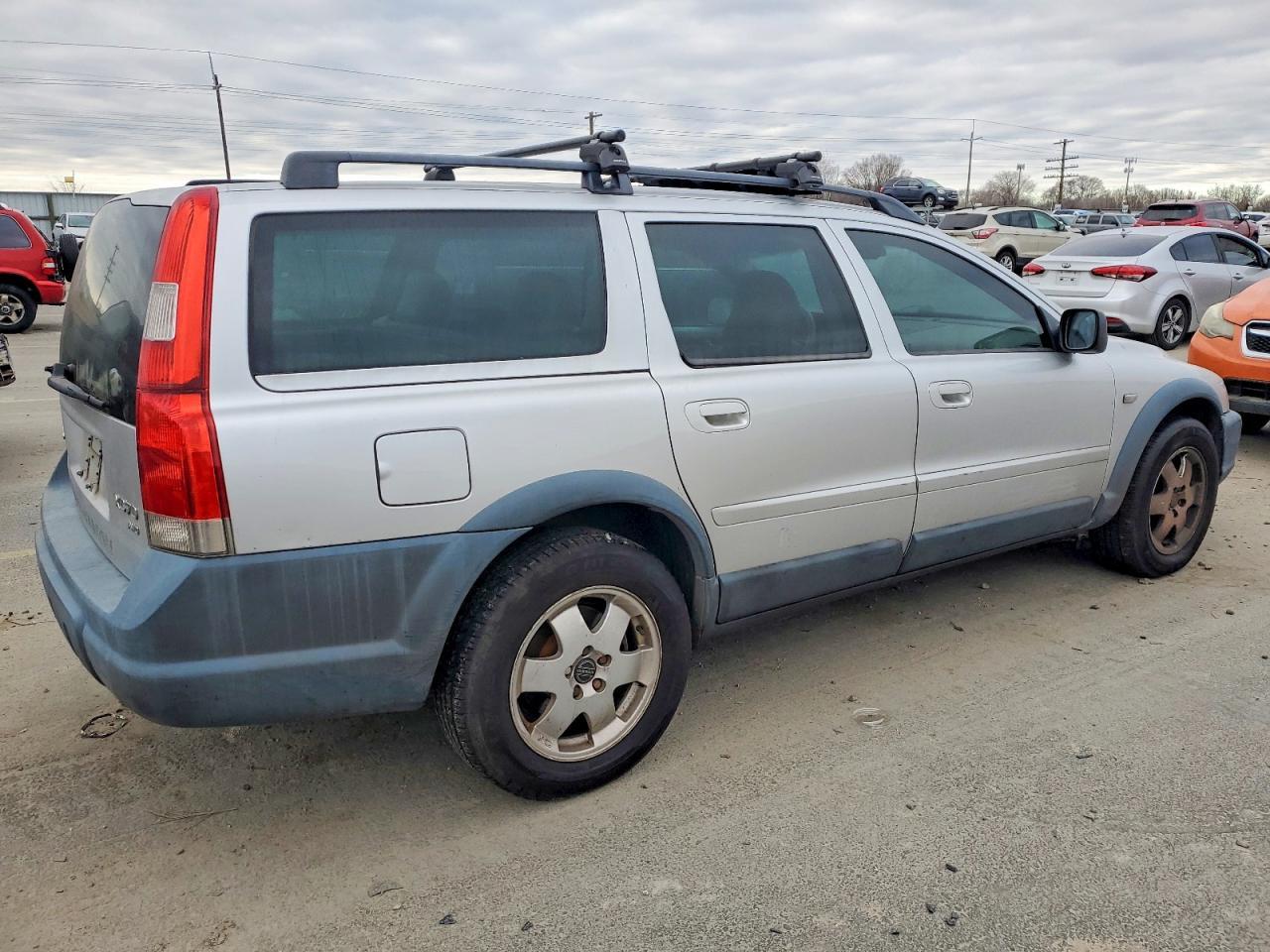 2004 VOLVO XC70