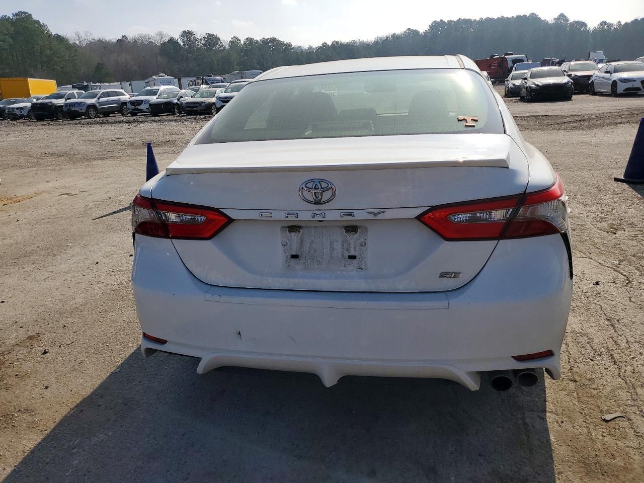 2018 TOYOTA CAMRY