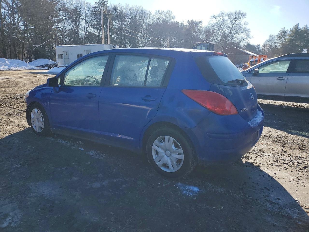 2011 NISSAN VERSA
