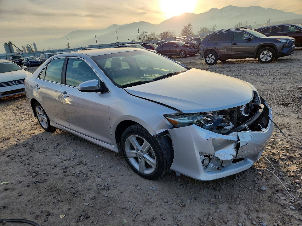 2014 TOYOTA CAMRY