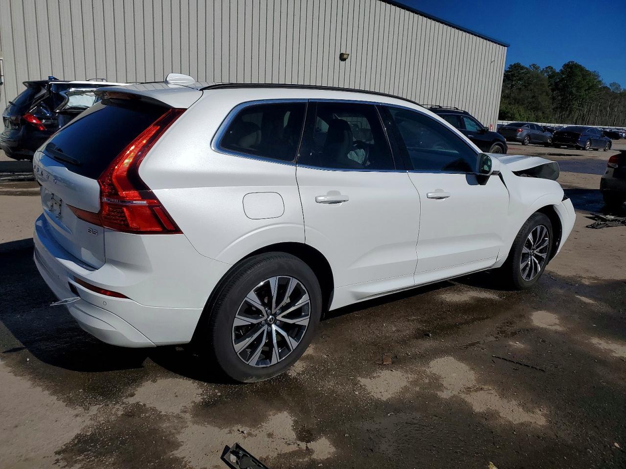 2023 VOLVO XC60