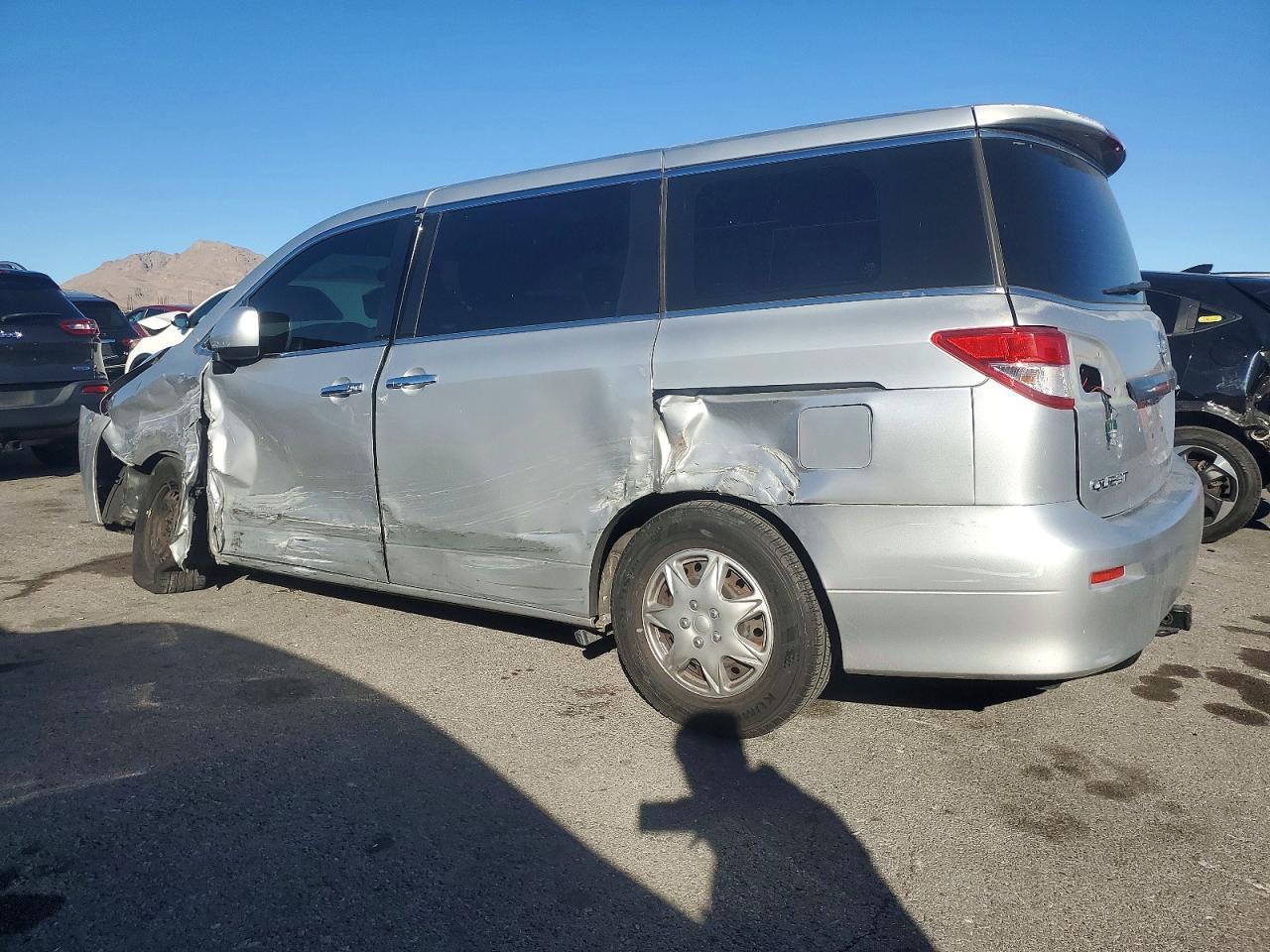 2016 NISSAN Quest