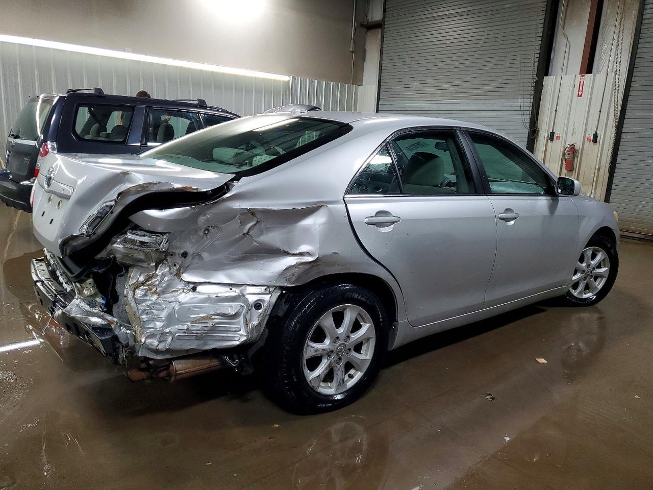 2011 TOYOTA CAMRY