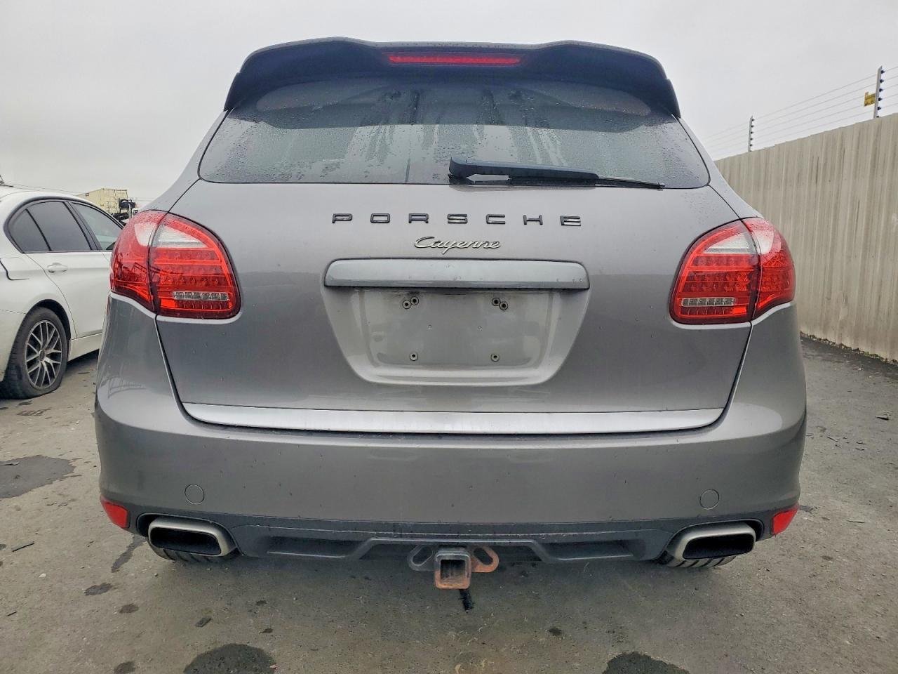 2011 PORSCHE CAYENNE