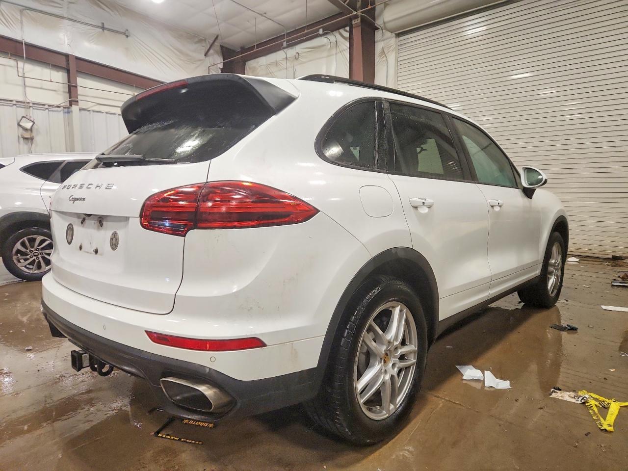 2016 PORSCHE CAYENNE